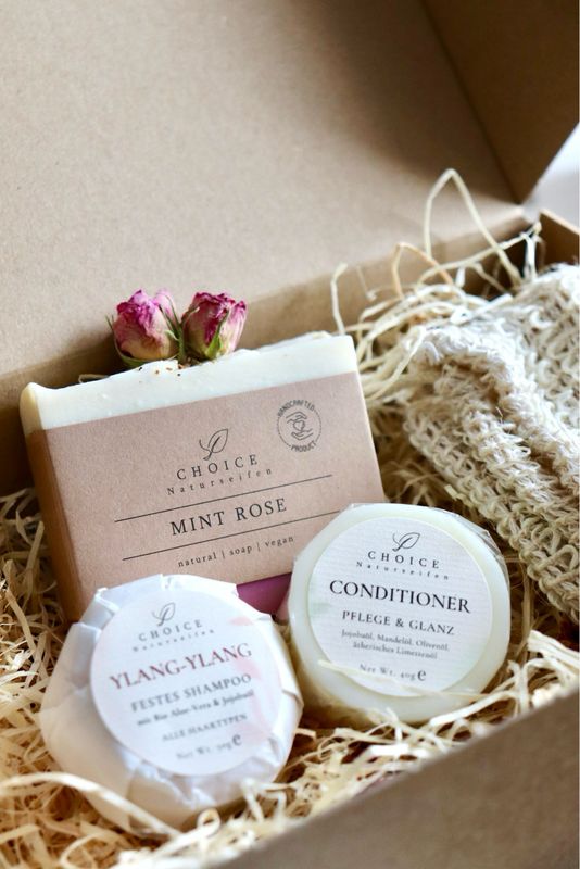 Geschenkset ESSENTIALS: Naturseife, Shampoo, Conditioner Geschenkset ESSENTIALS: Naturseife, Shampoo, Conditioner