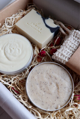 Geschenkset SPATISFACTION: Naturseife & Pflegeprodukte Geschenkset Naturseife kaufen. Geschenkbox SPA. Geschenkset mit Pflegeprodukten. Geschenkbox mit Naturkosmetik. Naturseife als Geschenk