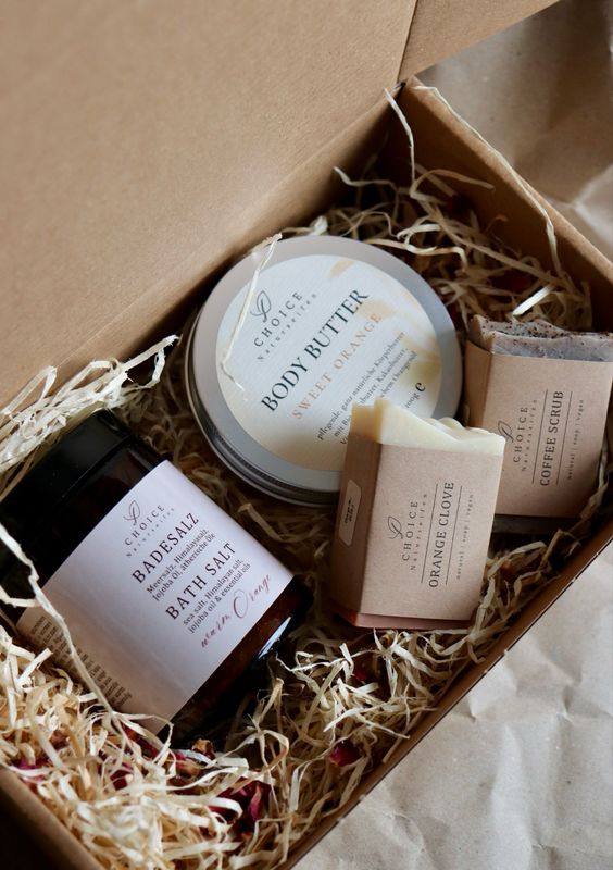 Geschenkset mit handgemachten Pflegeprodukten