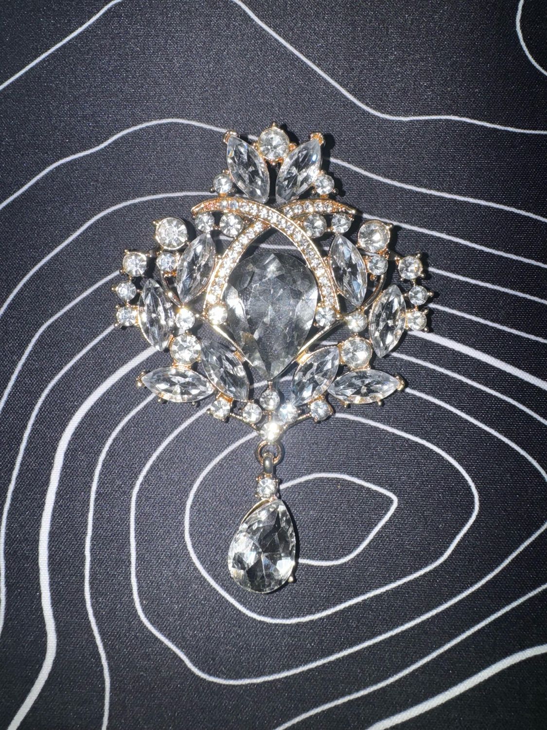 The Bourgeoisie Elizabethan Brooch