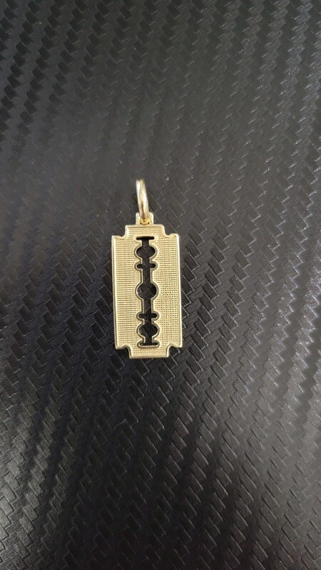 14K 1&quot; RAZOR PENDANT