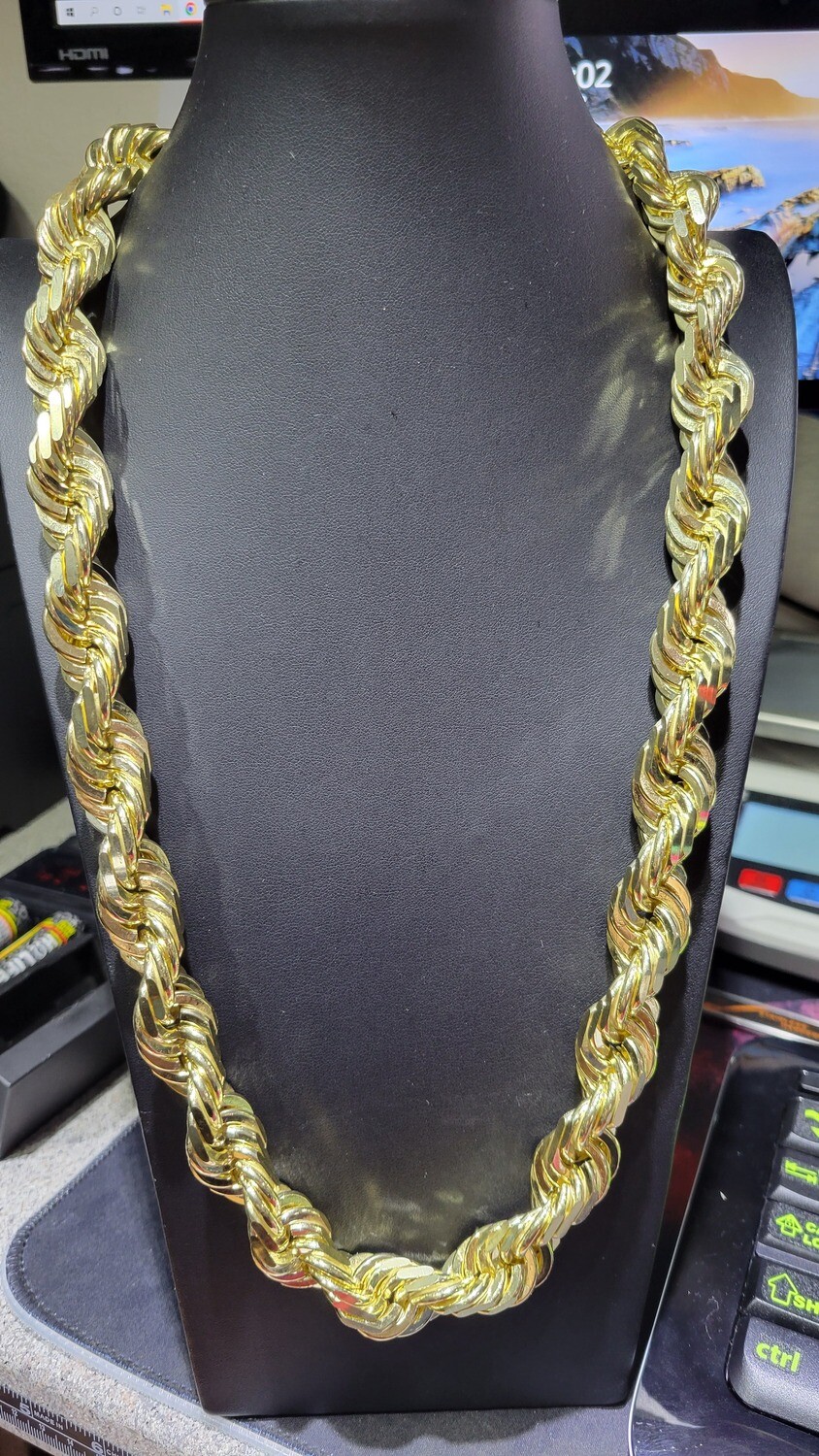 10K 18MM DIAMOND CUT ROPE CHAIN (ENDLESS-NO LOCK)