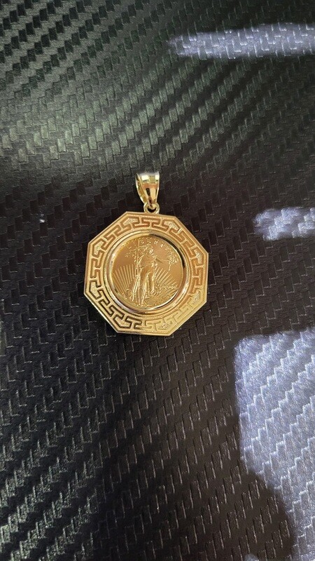 1.3&quot; 1/10TH OUNCE GOLD AMERICAN EAGLE/LADY LIBERTY W/ GREEK HEX BEZEL