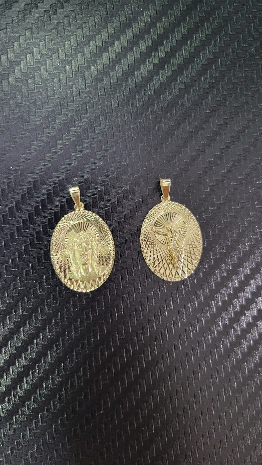 1.25&quot; OVAL 14K JESUS SCAPULAR PENDANT