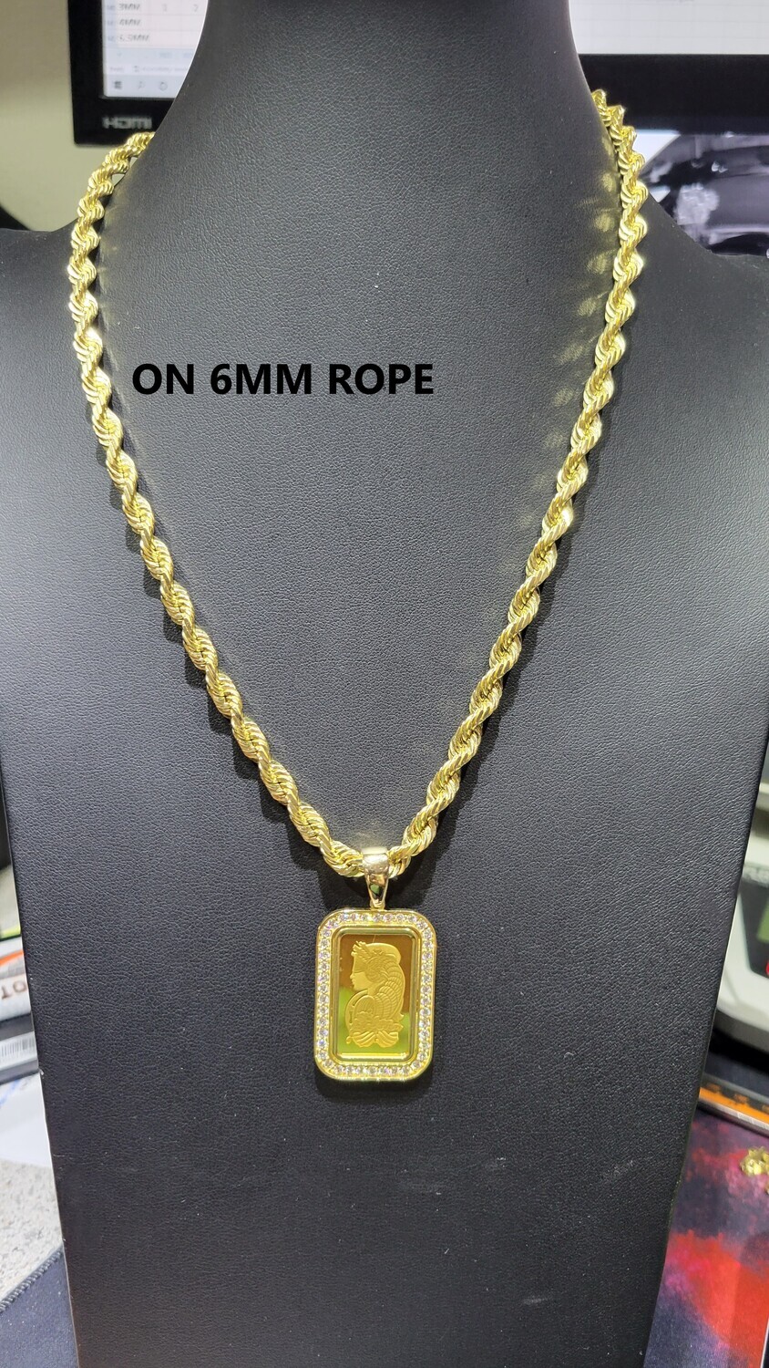 10 GRAM PAMP SUISSE LADY FORTUNA PENDANT W/DIAMOND BEZEL