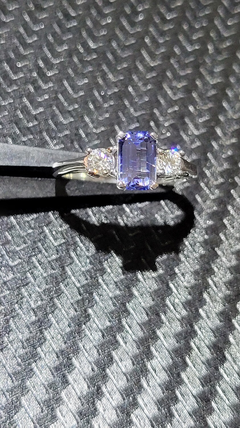 14K 1.17 CARAT BI-COLOR SAPPHIRE W/LAB DIAMONDS