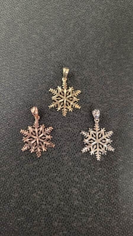 14K 1.1&quot; SNOWFLAKE PENDANT