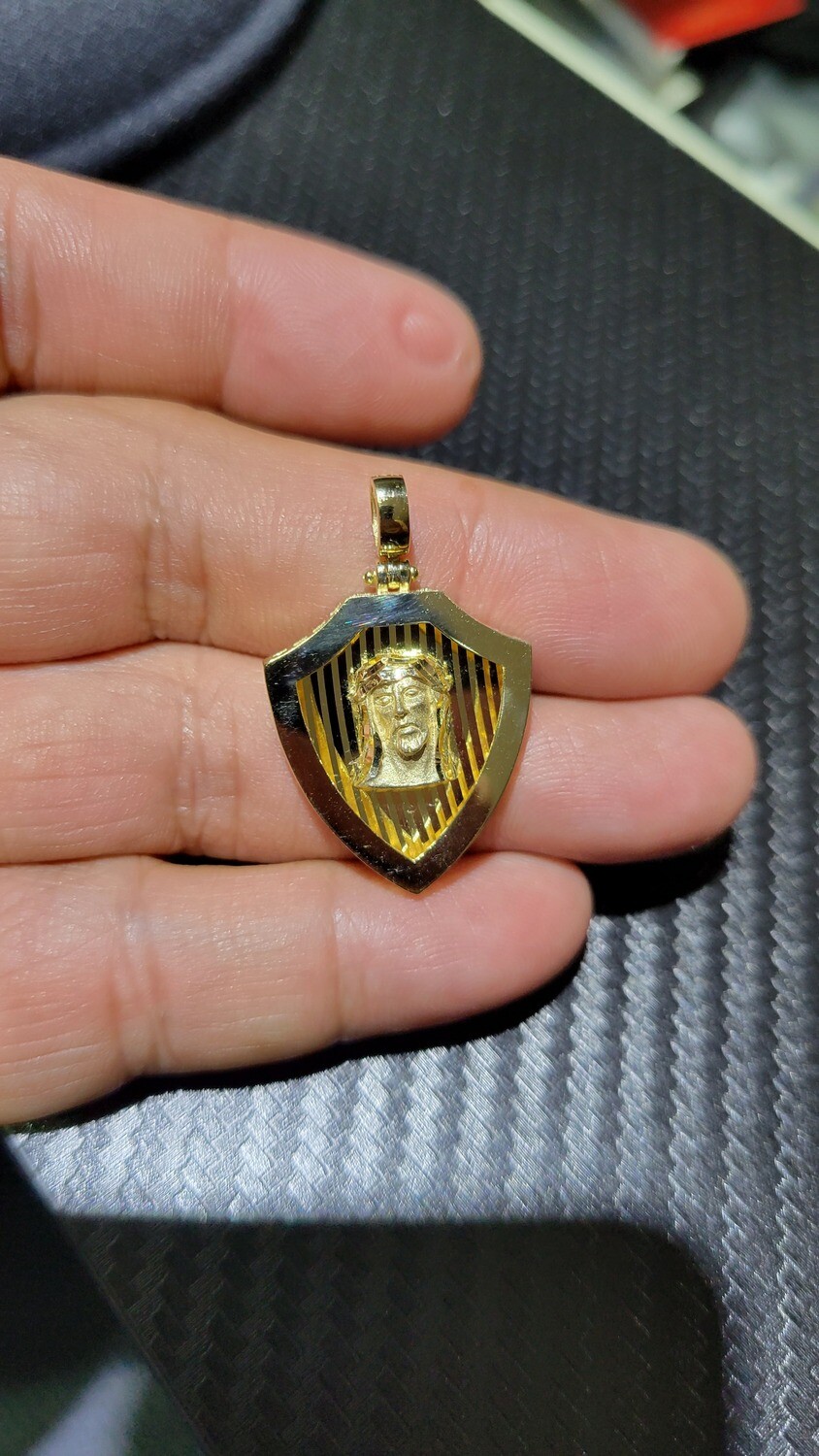 14K 1.4&quot; SHIELD JESUS PENDANTS, 14K 1.4&quot; JESUS PENDANTS: 14K 1.4&quot; JESUS W/ POLISHED BORDER 5.6 GRAMS