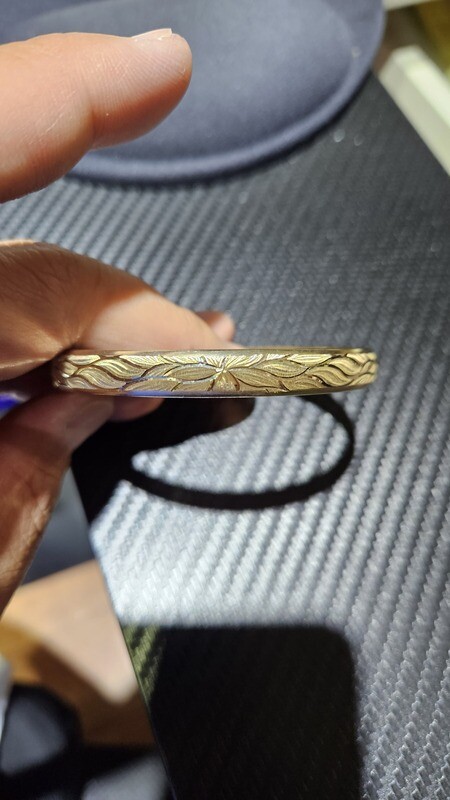 14K 8MM DIAMOND CUT FLOWER BANGLE