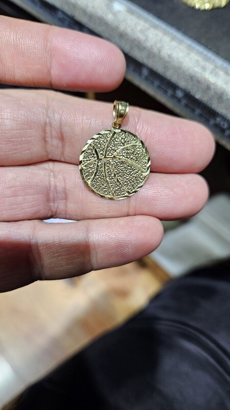 14K BASKETBALL PENDANT