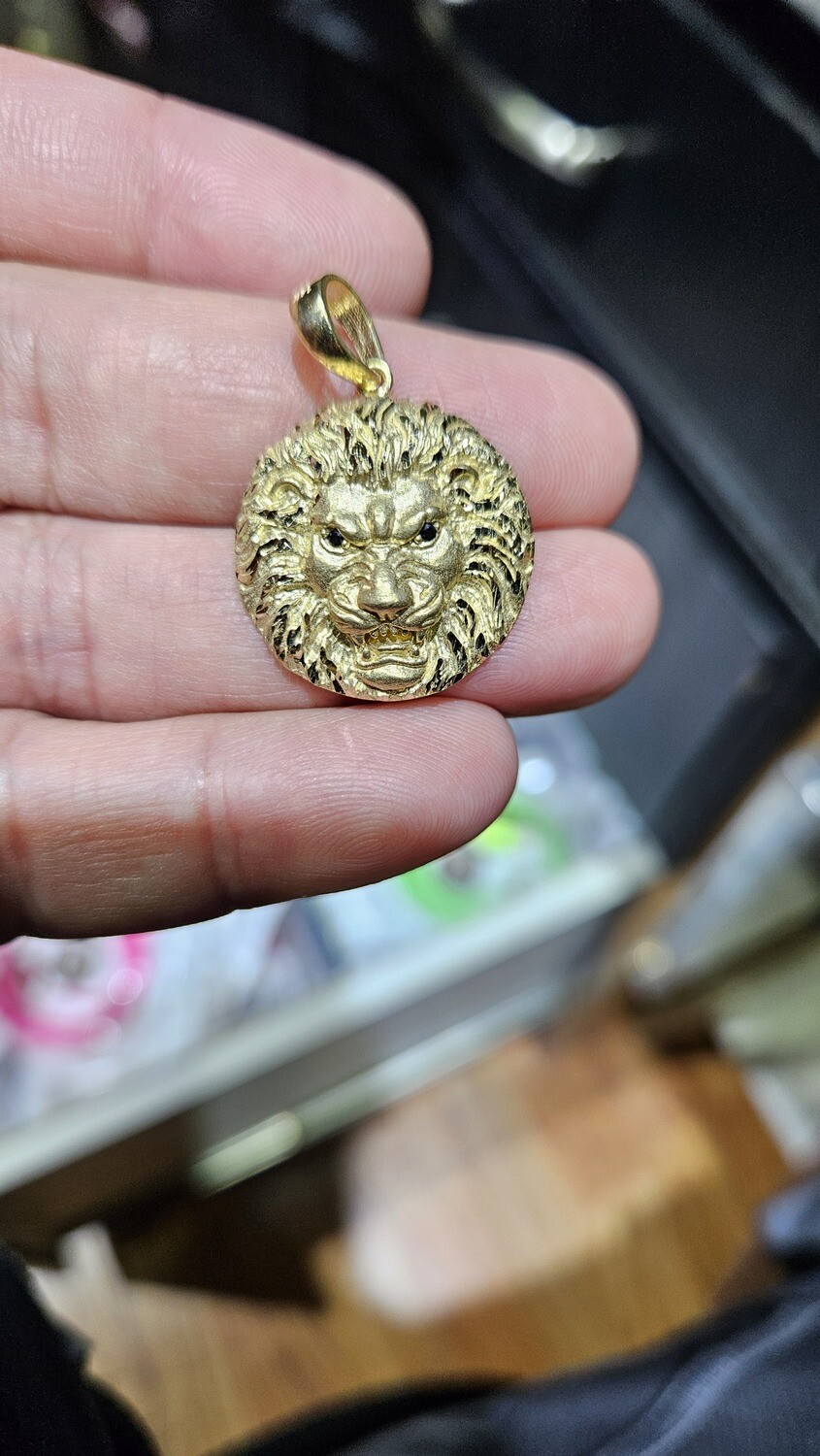14K 1.5&quot; LION PENDANT, 14K 1.5&quot; LION PENDANT: 14K 1.5&quot; LION PENDANT NO D/C BORDER APPROX. 5.6 GRAMS