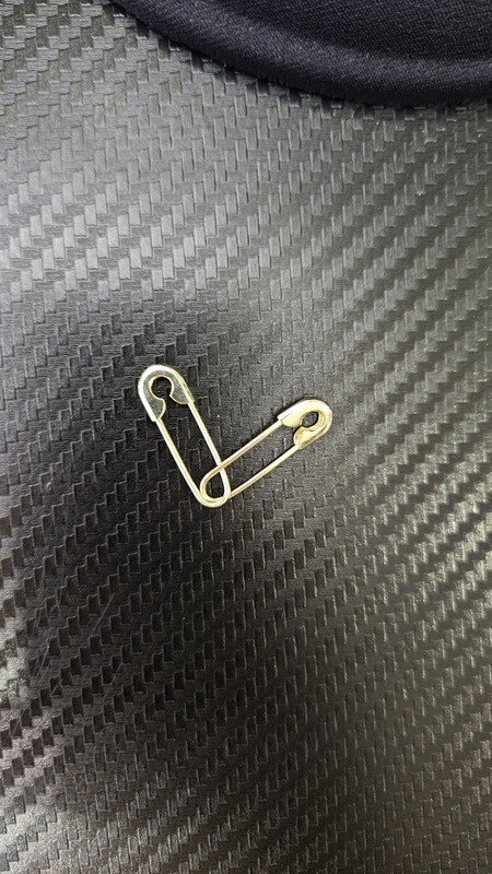 14K SAFETY PIN PENDANT