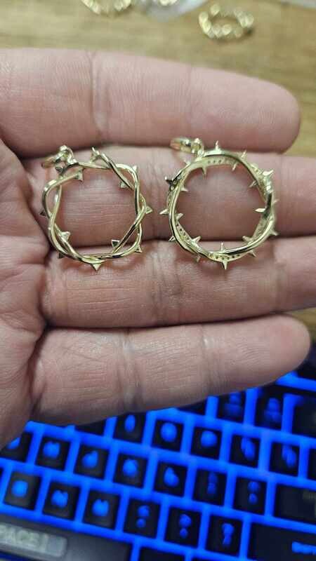 14K 1.25&quot; CROWN OF THORNS PENDANT