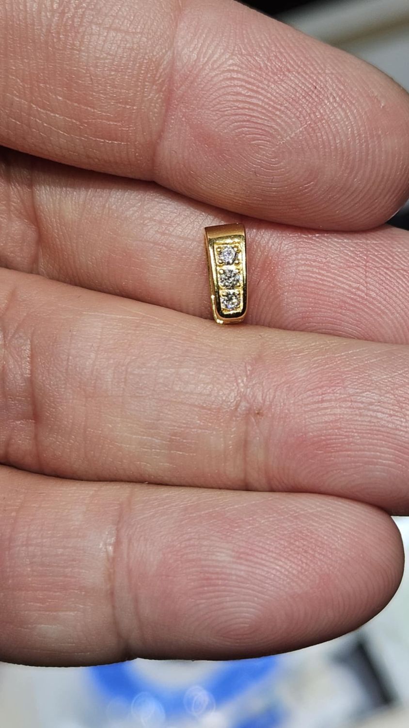 14K SMALL DIAMOND BAIL, DIAMOND BAIL: 14K SMALL DIAMOND BAIL .70 GRAMS .06 CARAT (3 DIAMONDS)