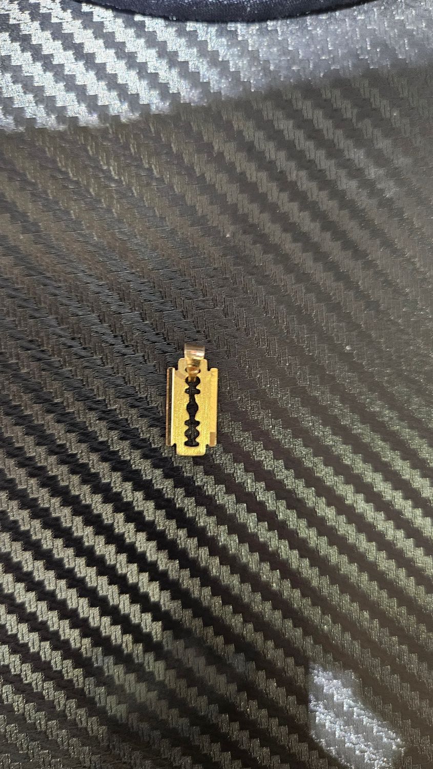 14K 3/4&quot; RAZOR PENDANT