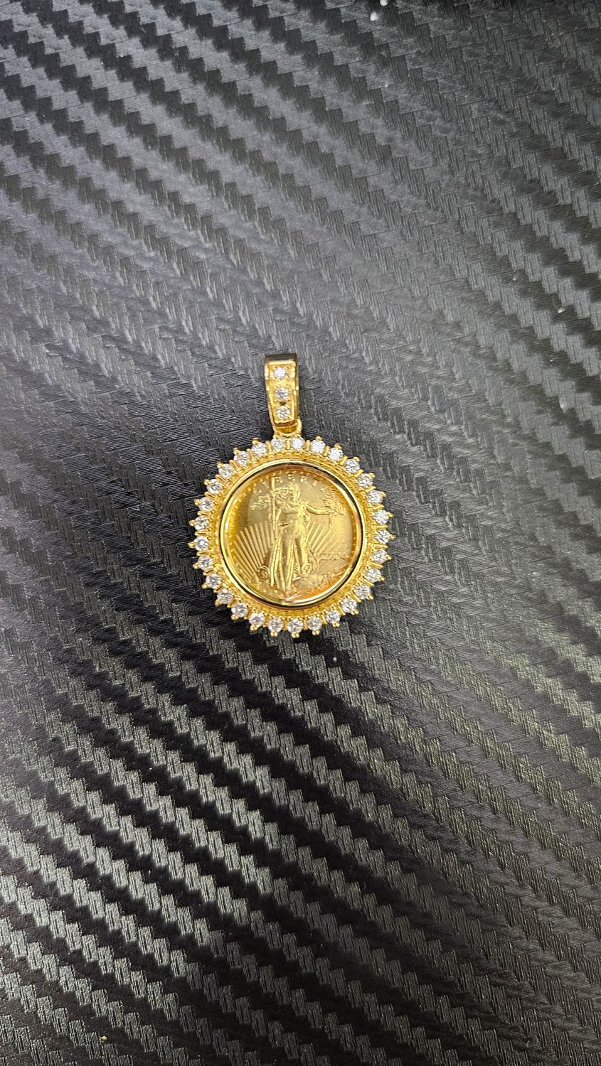 1/10TH OUNCE GOLD AMERICAN EAGLE/LADY LIBERTY W/ DIAMOND BEZEL