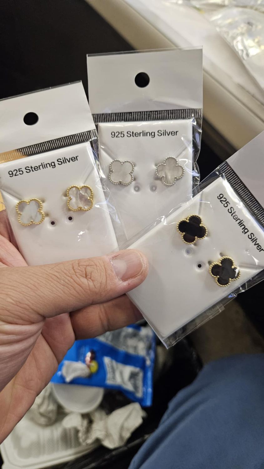 BUNCH OF STERLING DC CLOVER&#39;S!, THIS JUST IN! STERLING SILVER CLOVERS!: 15MM EARRINGS (WHITE STONE)