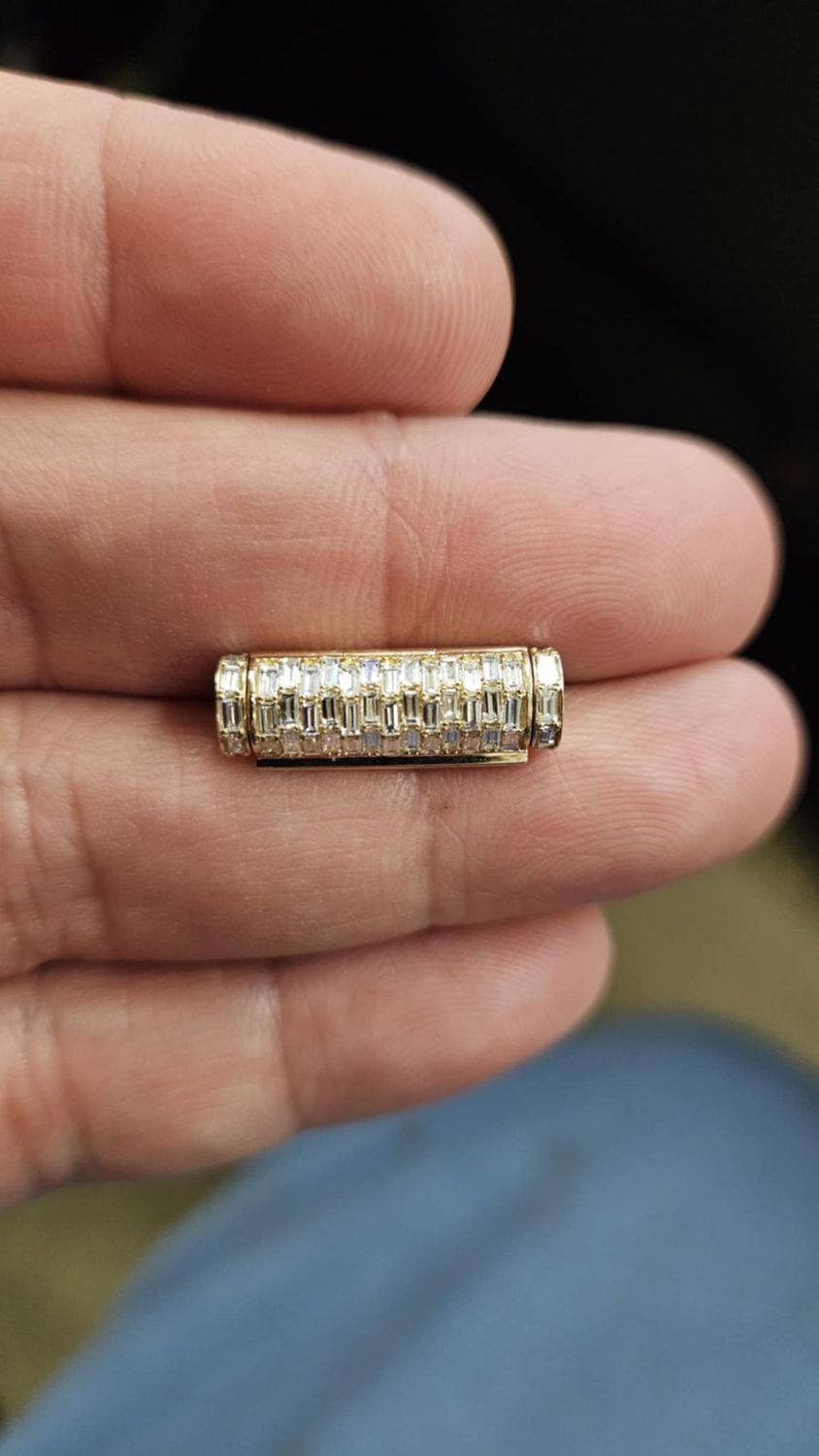 6MM 1.6 CARAT DIAMOND BAGUETTE SLEEK LOCK, PUT IN COMMENTS WHAT COLOR YOUD LIKE: 14K 6.2X20MM 1.88 CARATS LAB D/VVS2 3.8 GRAMS (YELLOW)