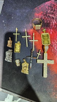 MISC USED PENDANTS &amp; 1 CHAIN!!!