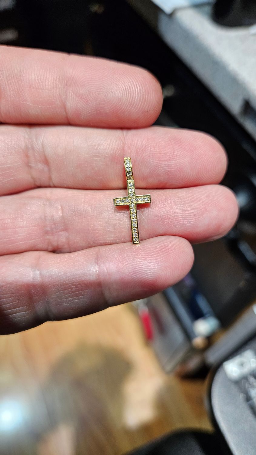 MISC USED PENDANTS &amp; 1 CHAIN!!!, READ MAIN DESCRIPTION FOR SPECS (CLICK SHOW MORE): 18K 7/8&quot; DIAMOND CROSS 2.2 GRAMS