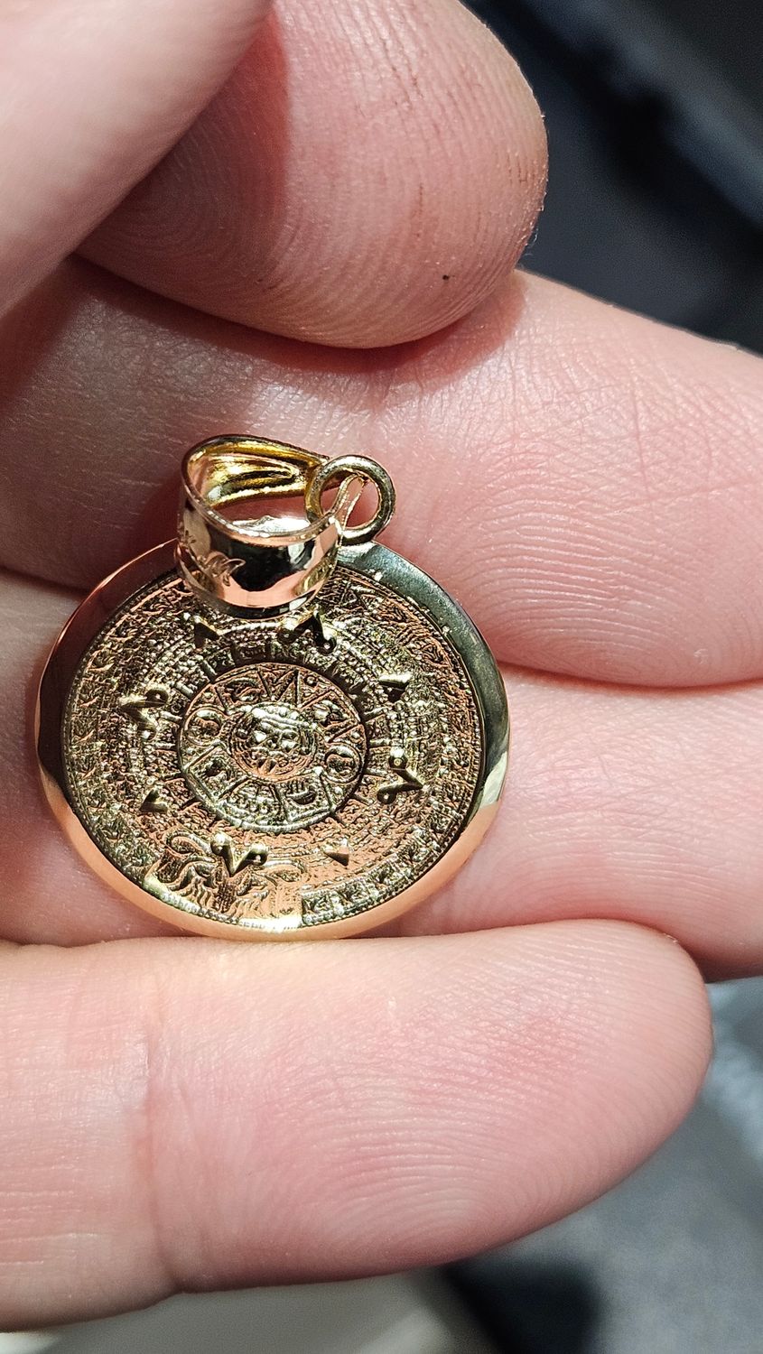 14K 1.1&quot; AZTEC CALENDAR PENDANT, 14K AZTEC PENDANT: 14K 1.1&quot; AZTEC PENDANT 2.39 GRAMS (POLISHED BORDER, 2 NICKS)