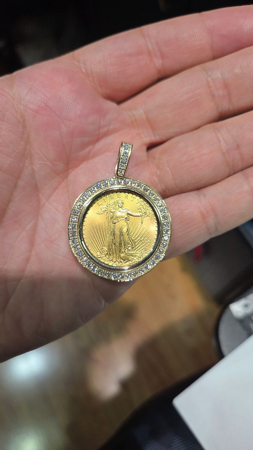 1/2TH OUNCE GOLD AMERICAN EAGLE/LADY LIBERTY W/ DIAMOND BEZEL