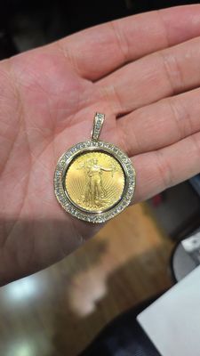1/2TH OUNCE GOLD AMERICAN EAGLE/LADY LIBERTY W/ DIAMOND BEZEL