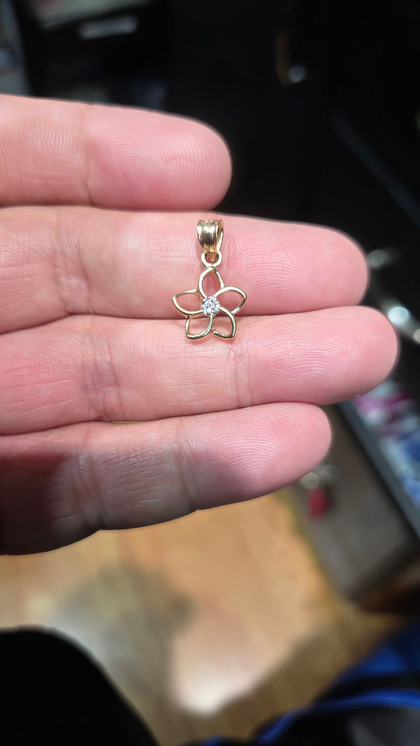14K 3/4&quot; FLOWER W/CZ PENDANT