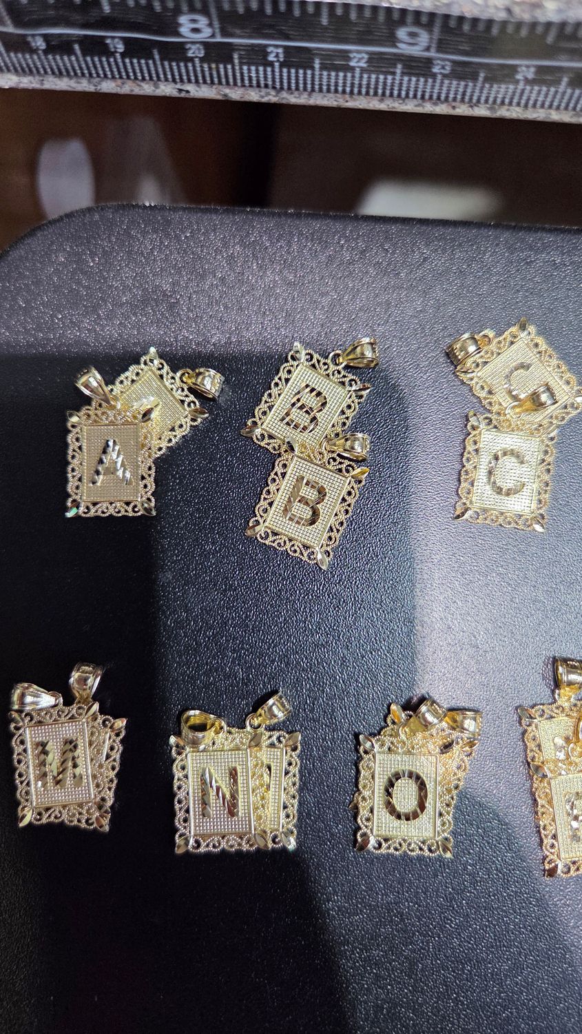 14K 1&quot; FRAMED DC INITIAL PENDANTS