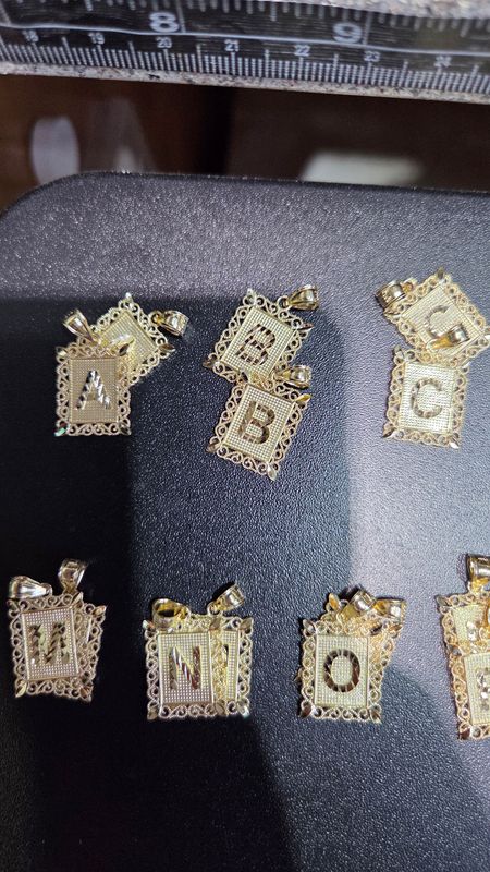 14K 1&quot; FRAMED DC INITIAL PENDANTS