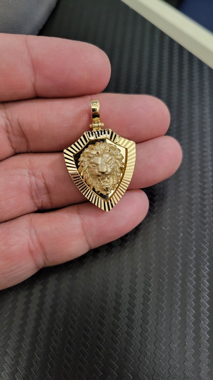 14K 1.4" LION PENDANTS, WEIGHTS ARE APPROX.: 14K 1.4" LION PENDANT WITH DIAMOND CUT BORDER 7.4 GRAMS