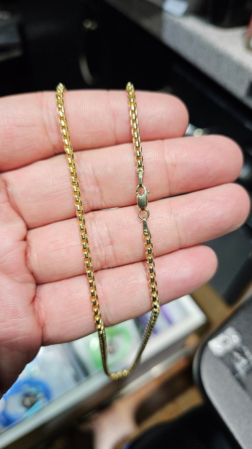 14K 2.5MM ROUND BOX CHAIN, PREORDER TAKES 5-7 DAYS TO SHIP. EMAIL FOR OTHER LENGTHS: 14K 2.5MM 18" APPROX. 16.4 GRAMS (YELLOW GOLD)