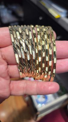 14K 3.2MM DC BANGLES