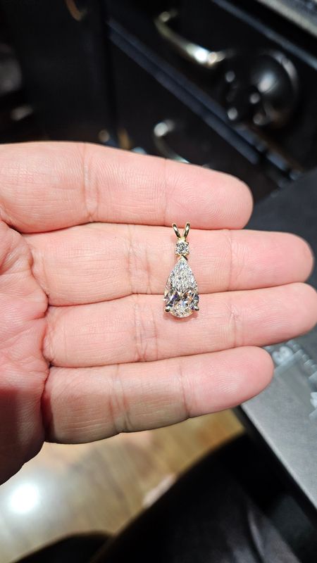 14K 4.25 CARAT SOLITAIRE PEAR DIAMOND PENDANT (LAB)