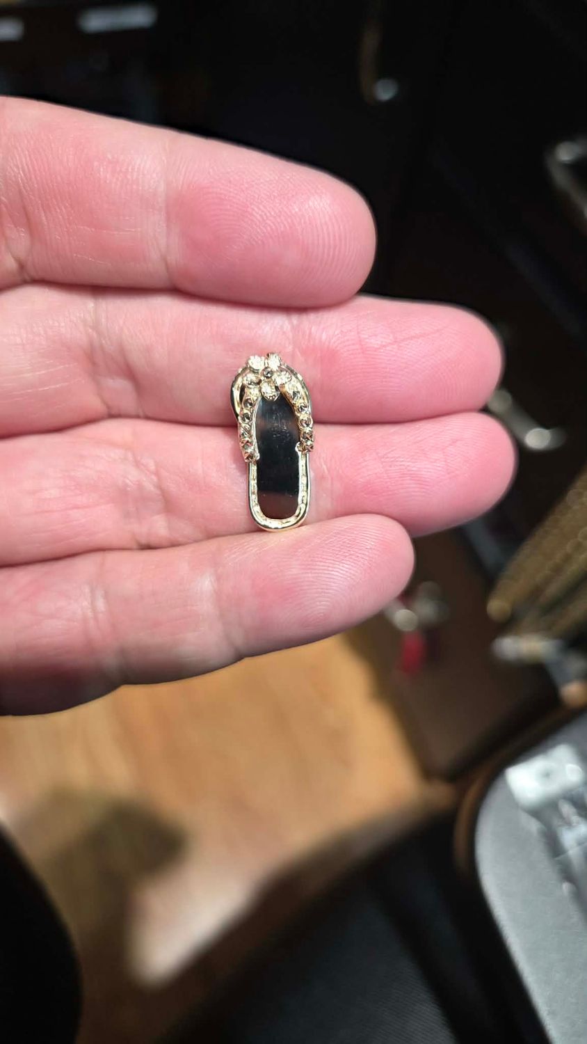 14K HAWAIIAN SLIPPER PENDANT