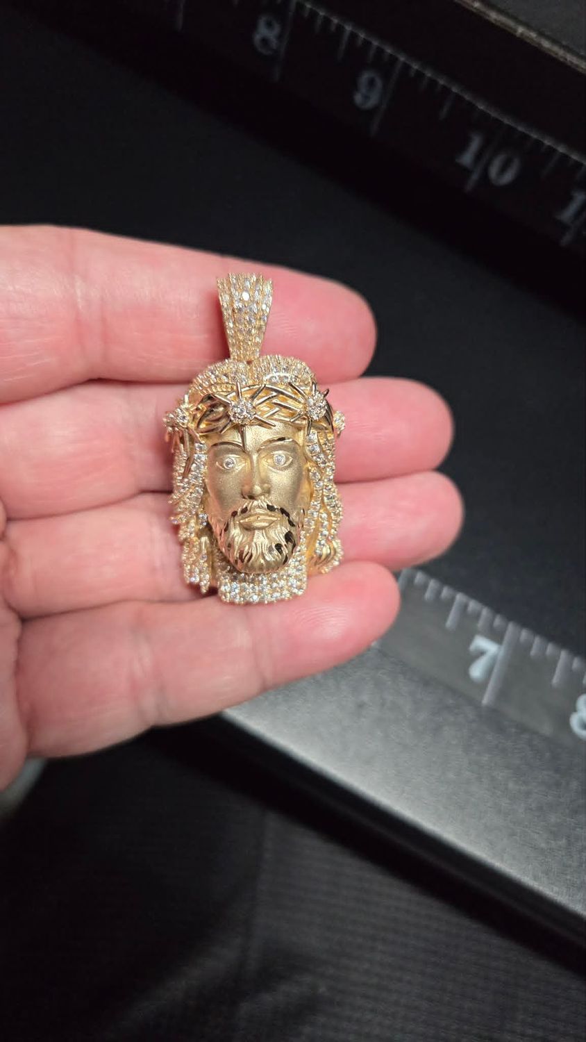 14K 1 3/4" 3D CZ JESUS (THICK)