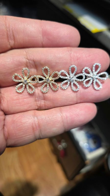 14K DIAMOND FLOWER EARRINGS