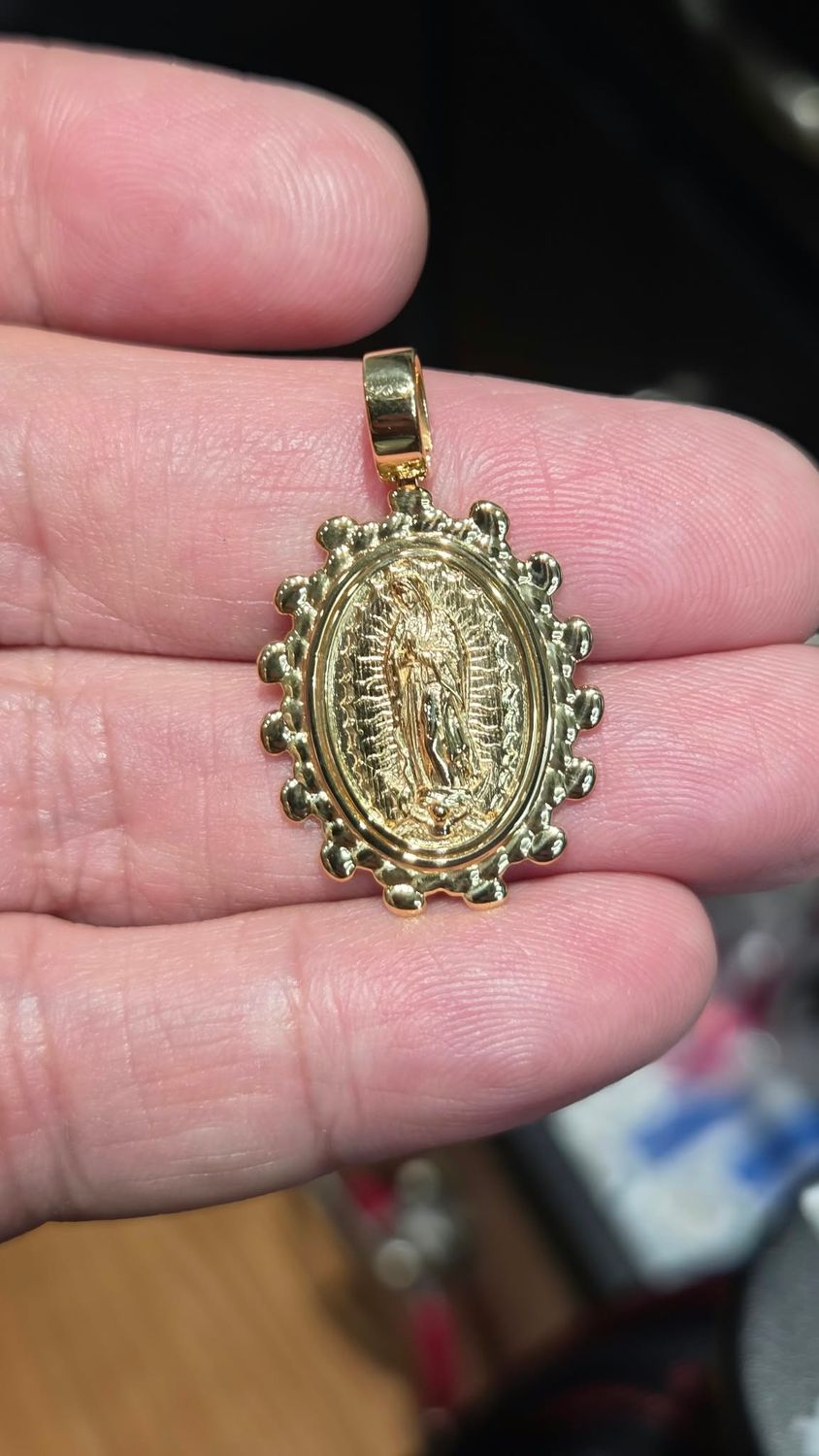 22K 1 1/4" VIRGIN MARY PENDANT