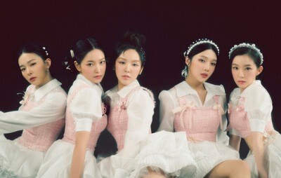 RED VELVET CLOSET