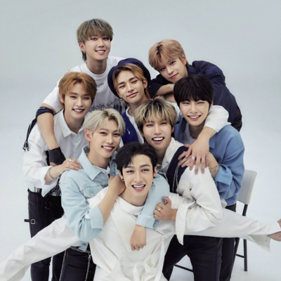 STRAY KIDS