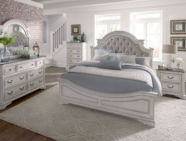 Magnolia Manor Upholstered Bedroom