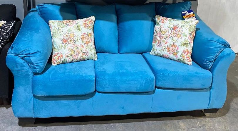 Lush Blue Sofa &amp; Loeseat