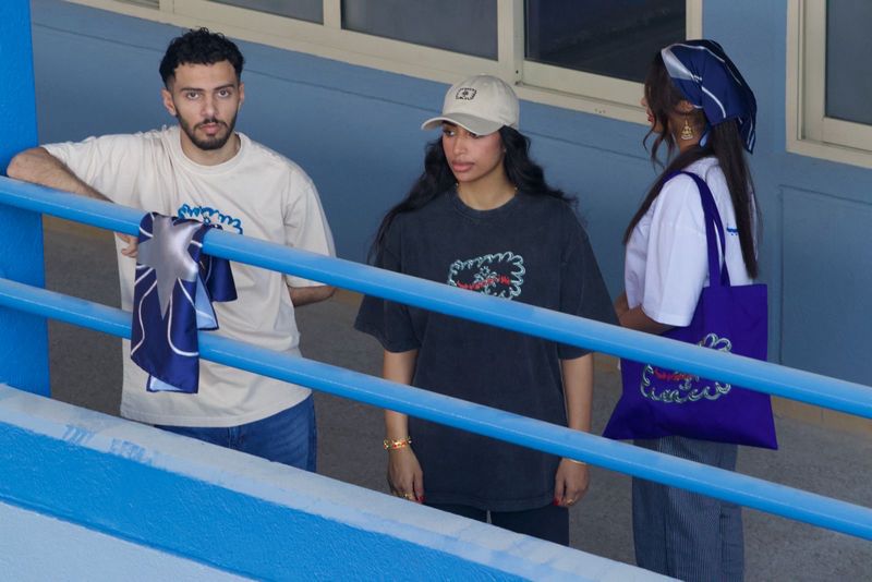 The Old Door Bandana - وشاح الباب القديم