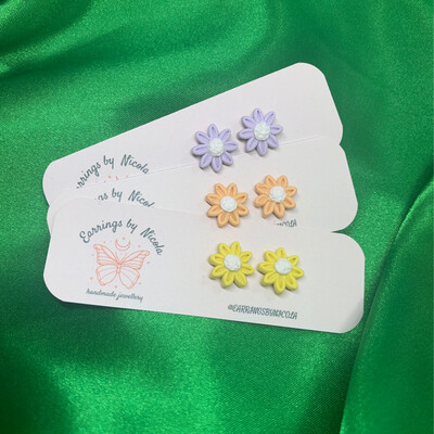 Pastel Daisy Studs