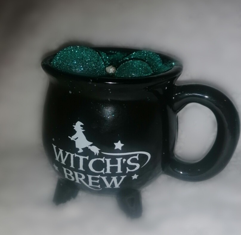  Cauldron Decor Candle (Green)