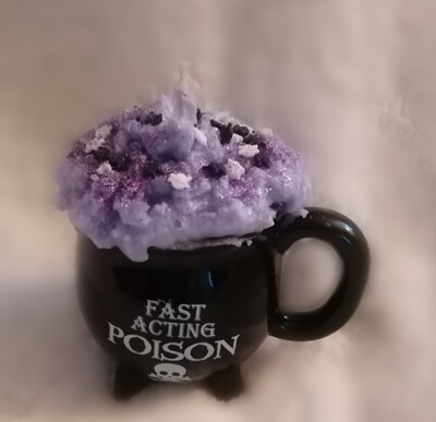 Cauldron Decor Candle (Foaming Purple)