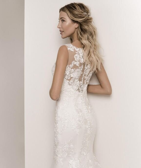 ​Brautkleid von Frida Claire in Gr. 44 ( Nr. 7045)