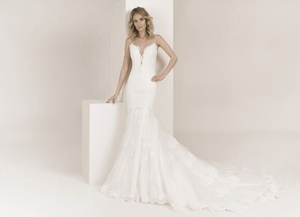 ​Brautkleid von Frida Claire in Gr. 38 ( Nr. 7043)