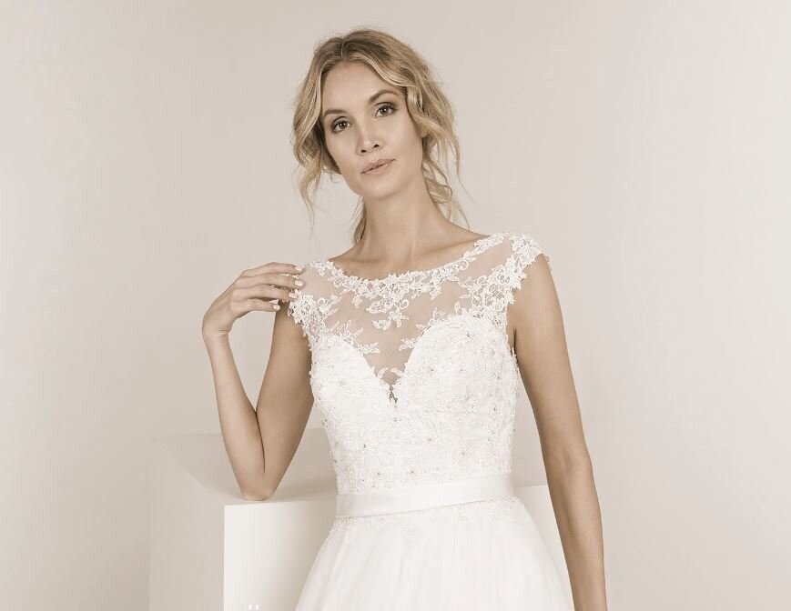 ​Brautkleid von Frida Claire in Gr. 38 ( Nr. 7016)