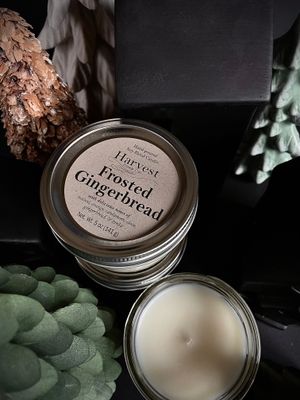HARVEST CANDLE: FROSTED GINGERBREAD